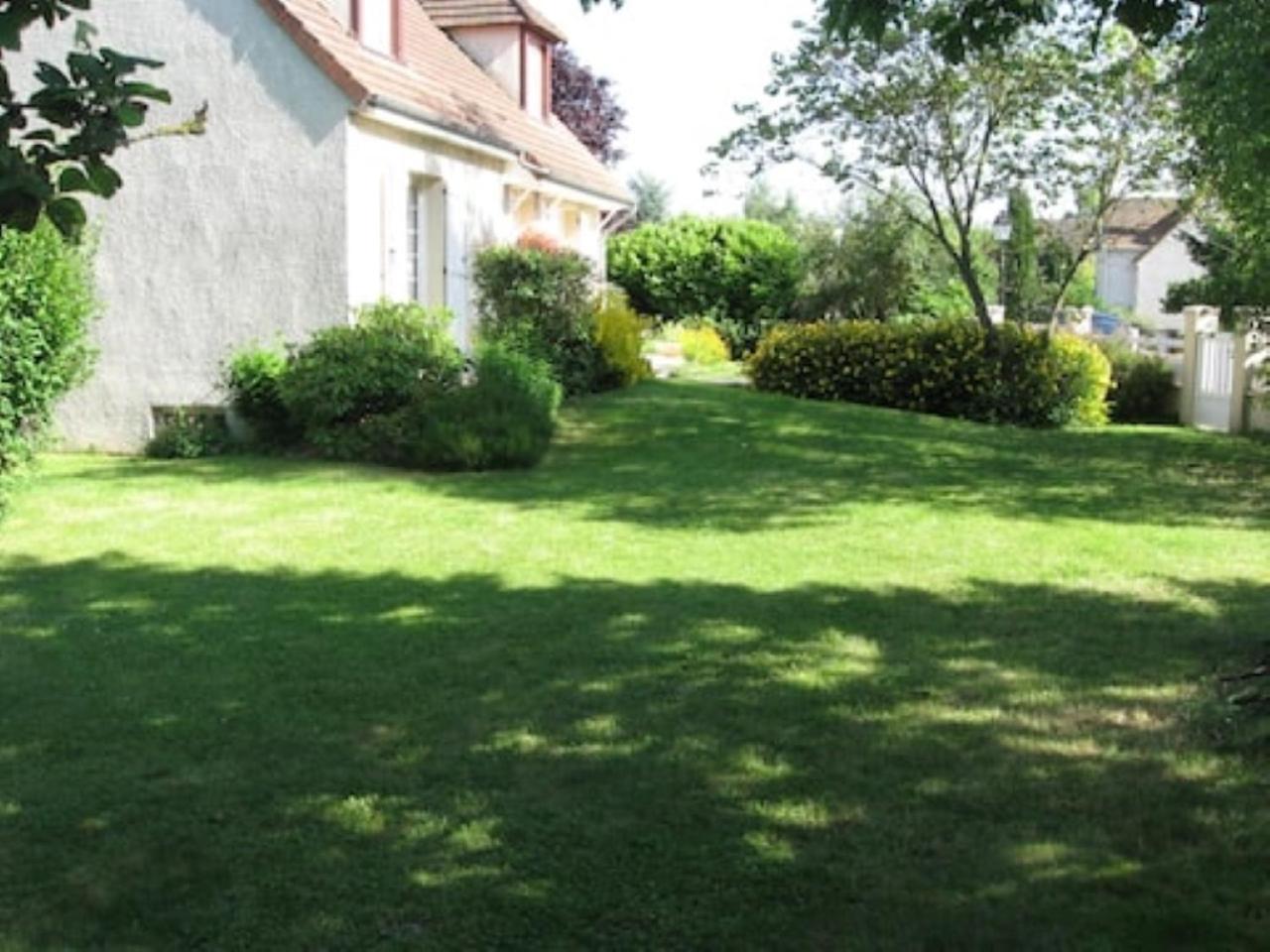 Beau Studio T1 A 30 Km De Paris Saint-Germain-lès-Corbeil Extérieur photo